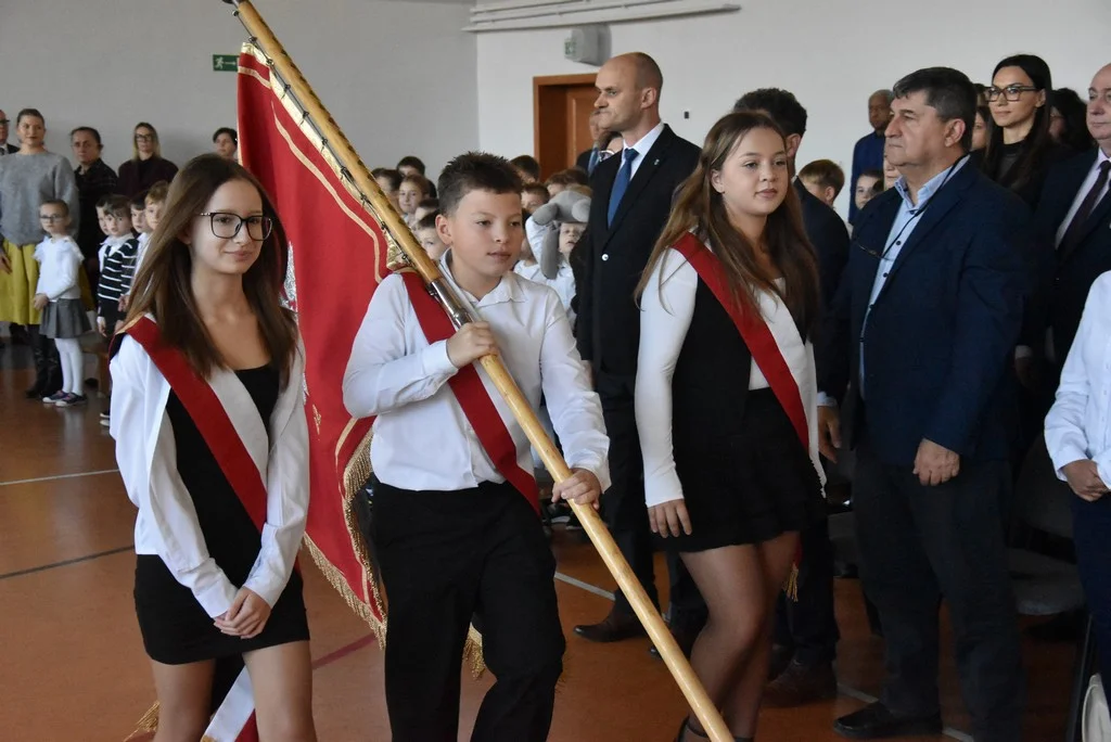 Otwarcie izby pamięci imienia Stanisława Fenrycha w Szkole Podstawowej w Pudliszkach